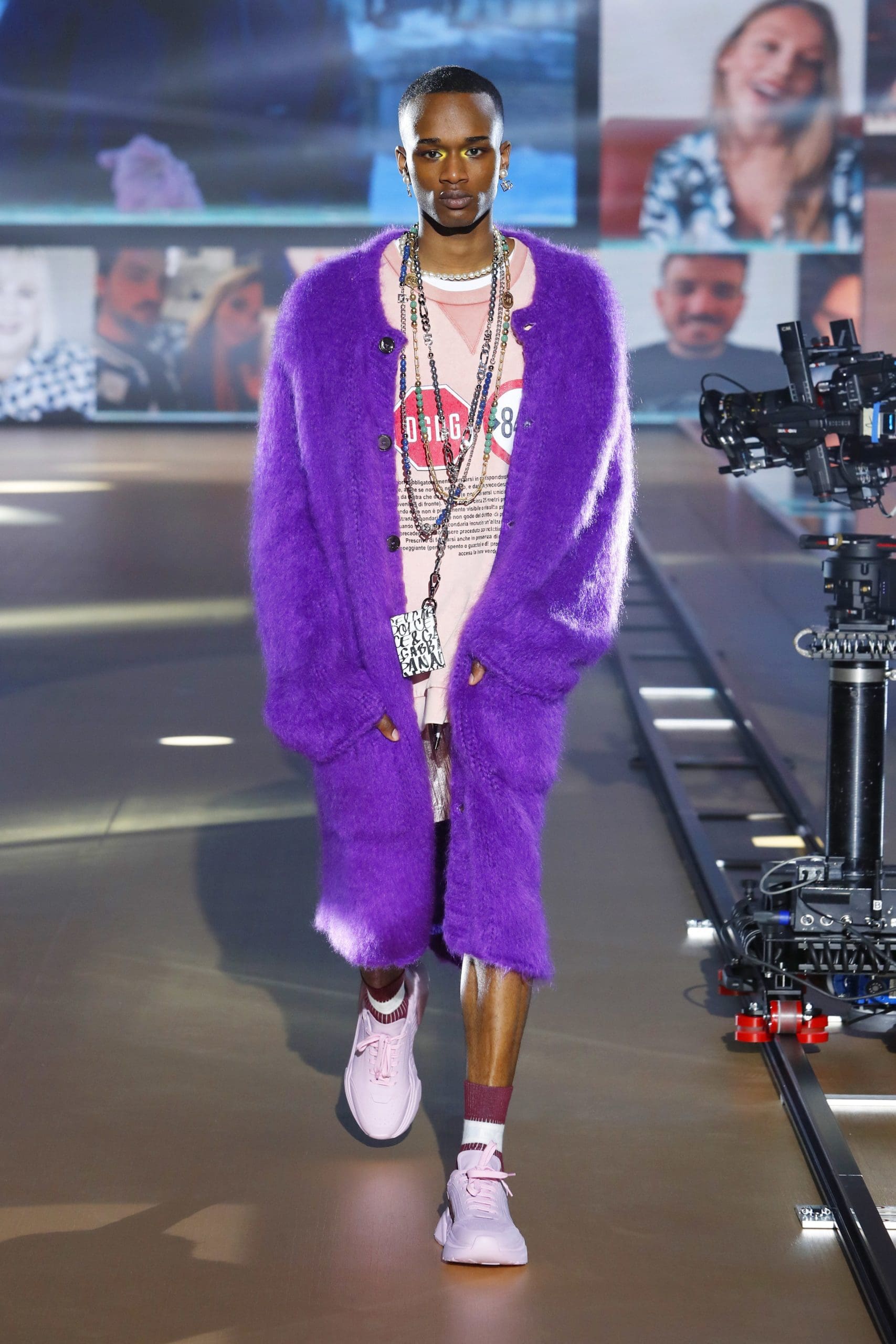Dolce Gabbana Menswear Fall 2021-2022. Plagiarism checker by Eleonora de Gray - RUNWAY MAGAZINE