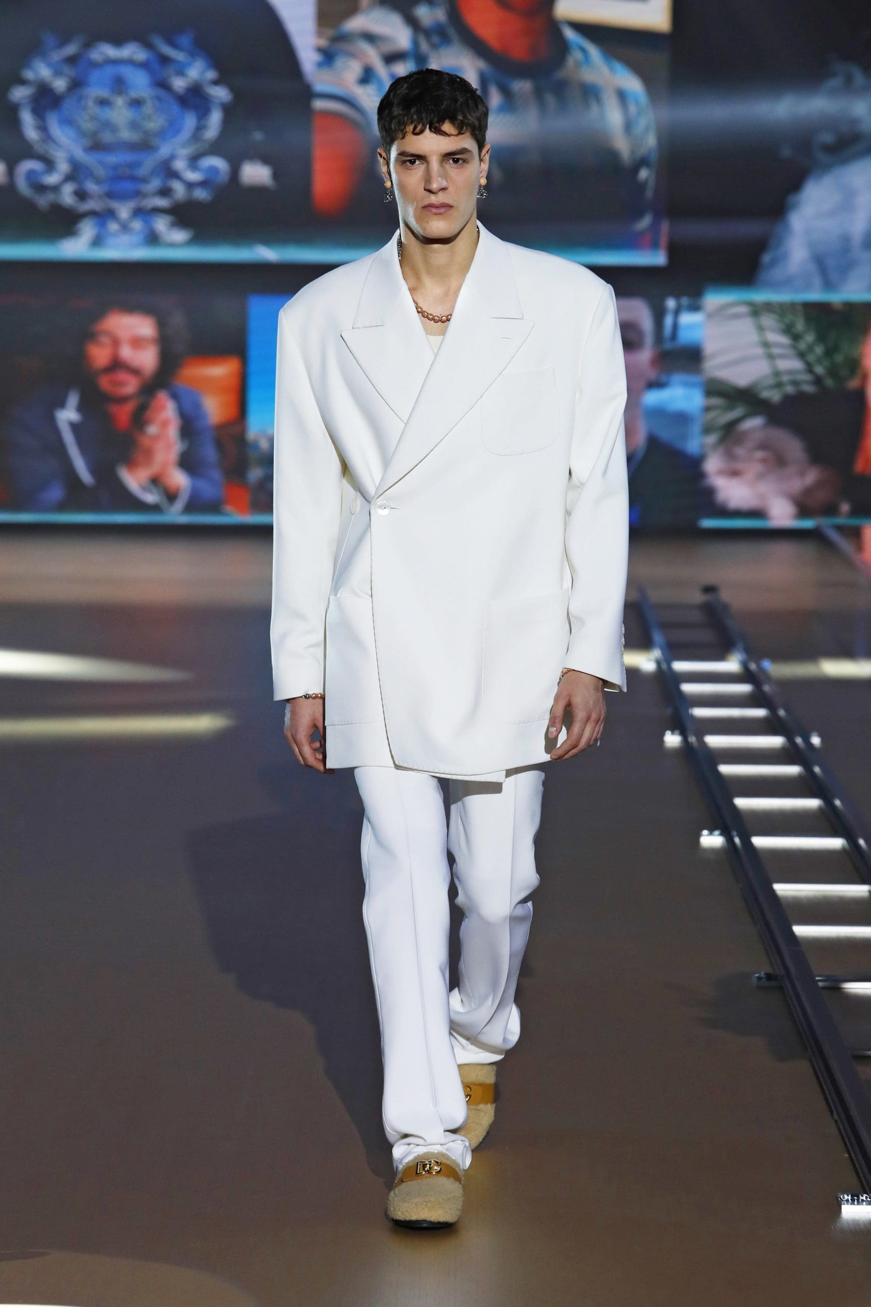 Dolce Gabbana Menswear Fall 2021-2022. Plagiarism checker by Eleonora de Gray - RUNWAY MAGAZINE