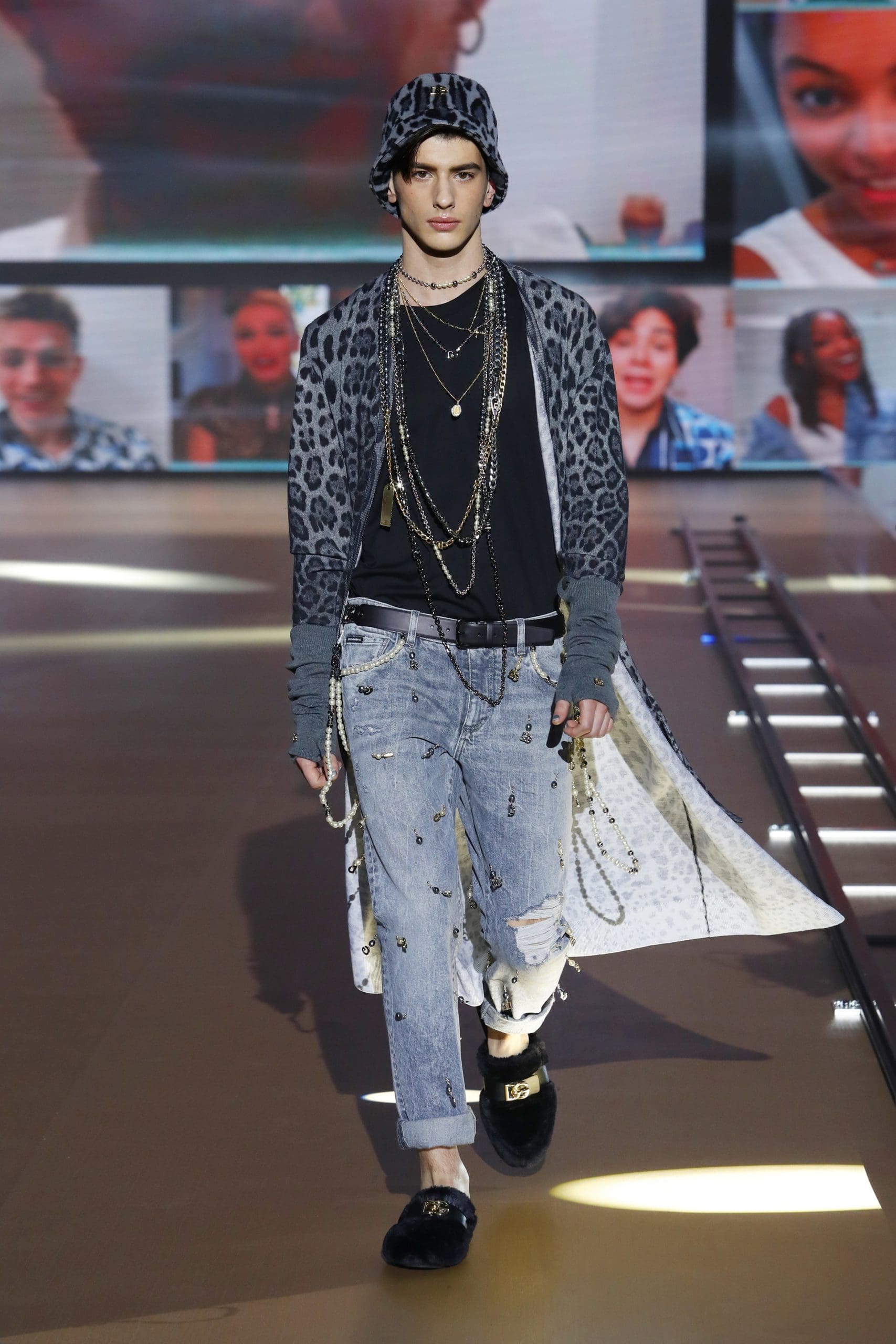 Dolce Gabbana Menswear Fall 2021-2022. Plagiarism checker by Eleonora de Gray - RUNWAY MAGAZINE