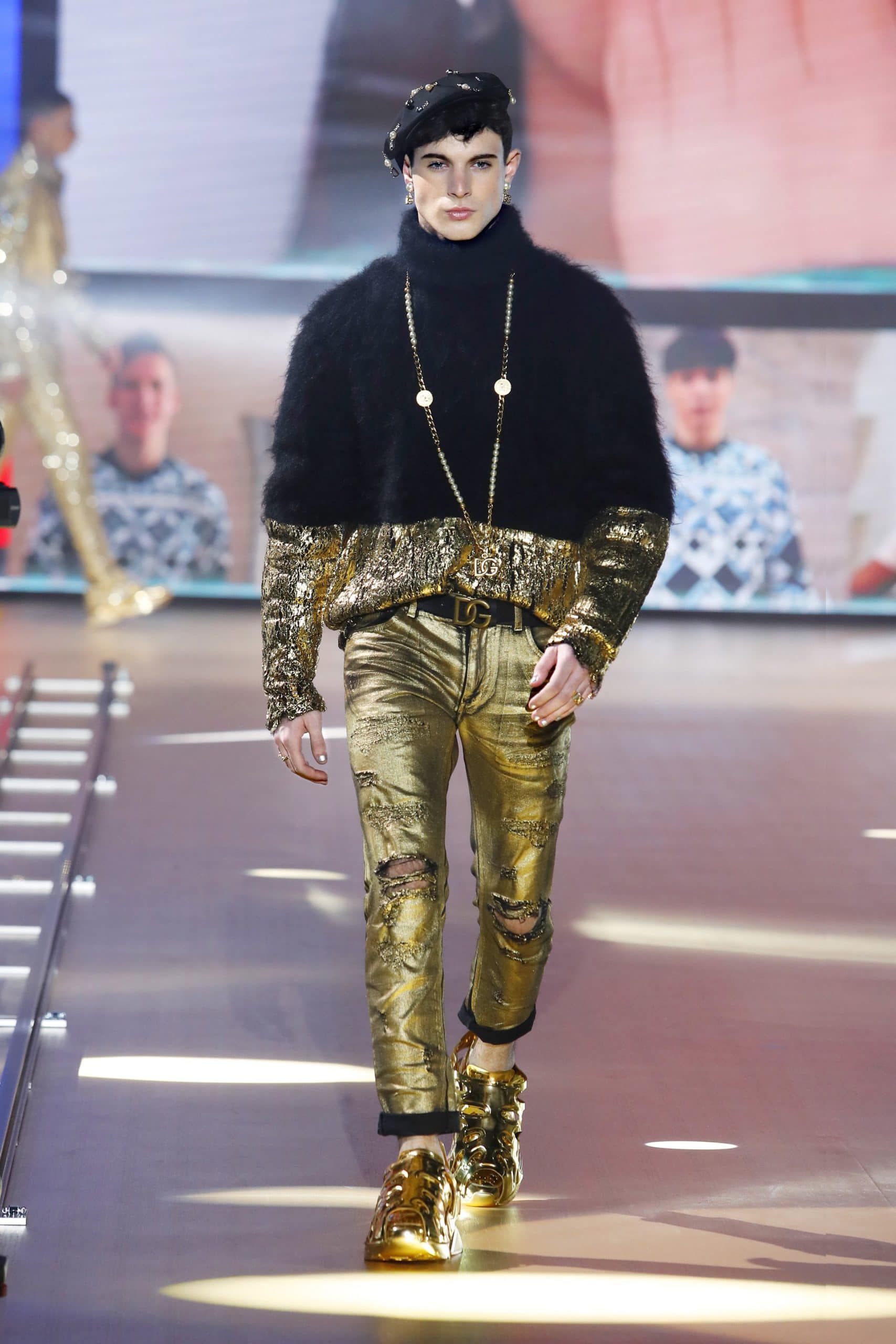 Dolce Gabbana Menswear Fall 2021-2022. Plagiarism checker by Eleonora de Gray - RUNWAY MAGAZINE