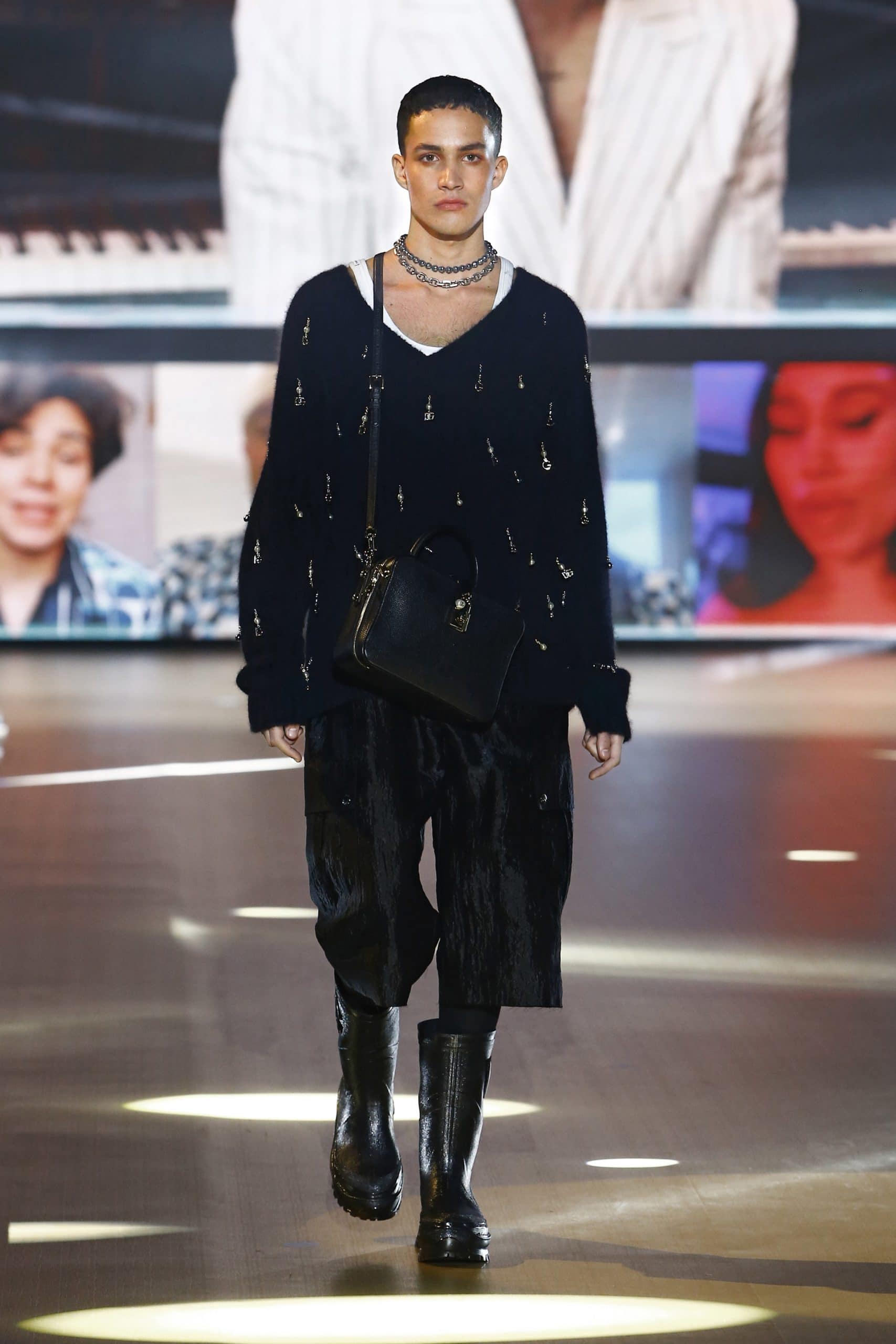 Dolce Gabbana Menswear Fall 2021-2022. Plagiarism checker by Eleonora de Gray - RUNWAY MAGAZINE