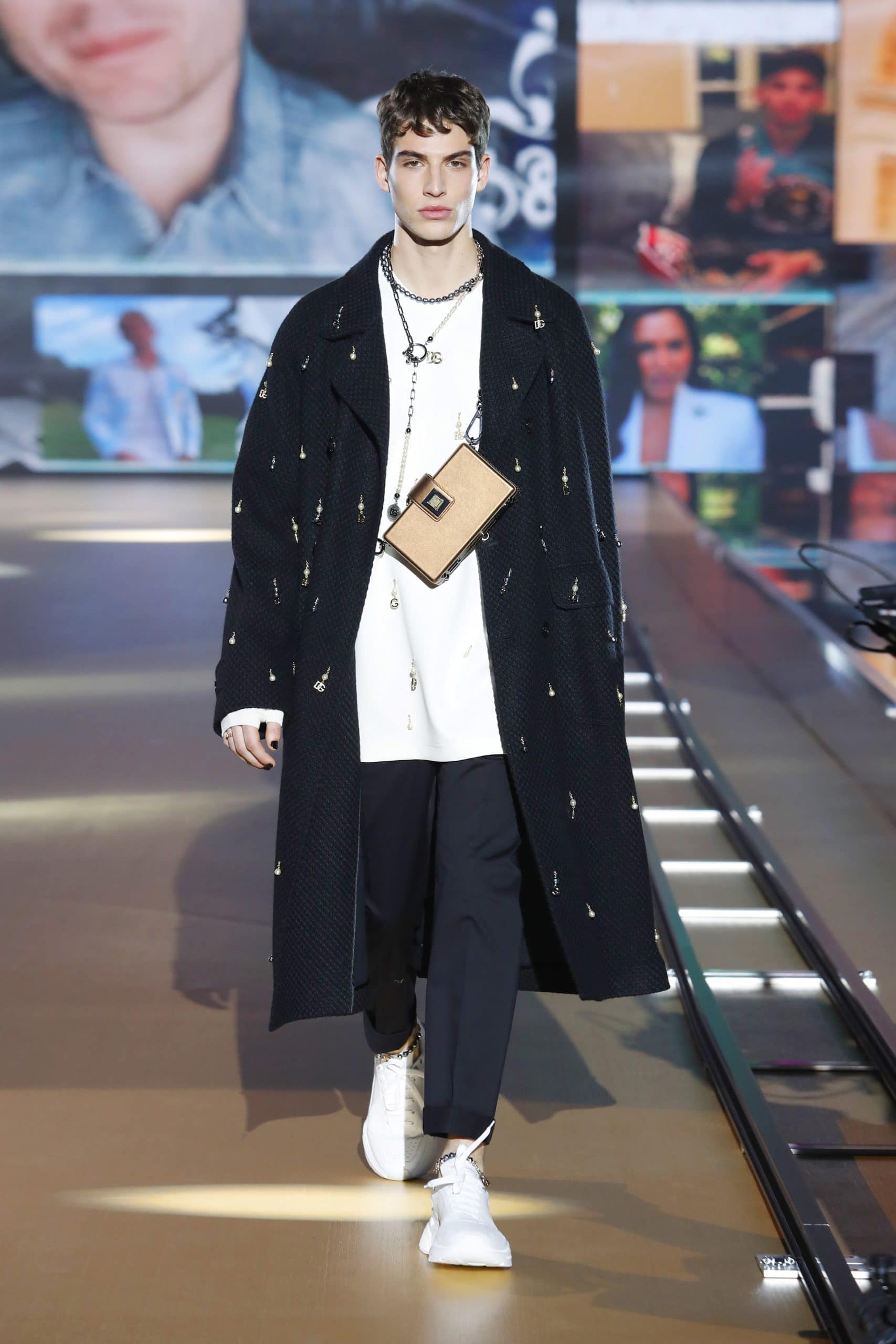 Dolce Gabbana Menswear Fall 2021-2022. Plagiarism checker by Eleonora de Gray - RUNWAY MAGAZINE