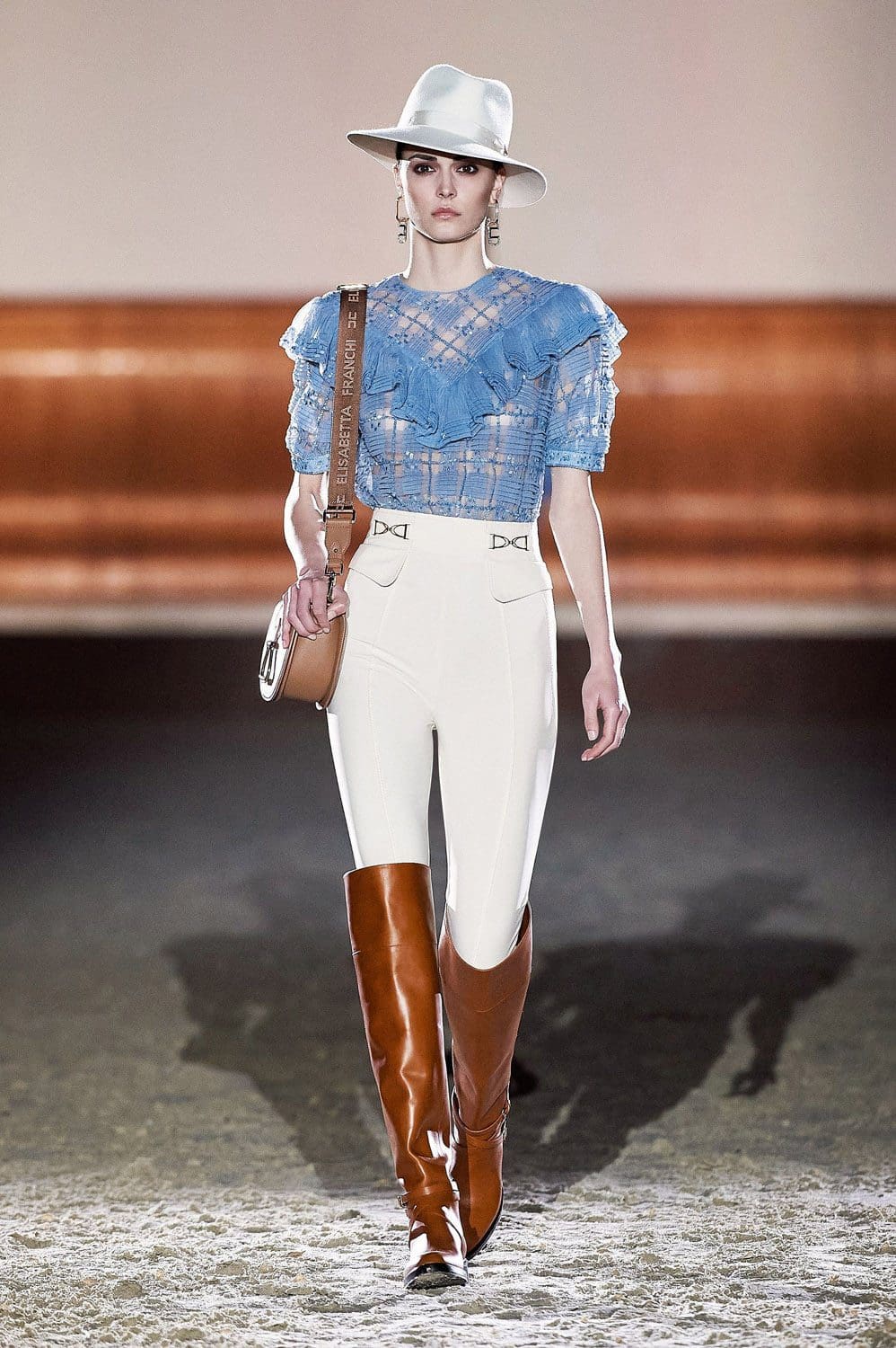 Elisabetta Franchi Automne Hiver 2021-2022 Milan par RUNWAY MAGAZINE