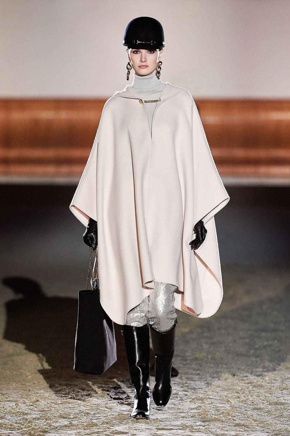Elisabetta Franchi Automne Hiver 2021-2022 Milan par RUNWAY MAGAZINE