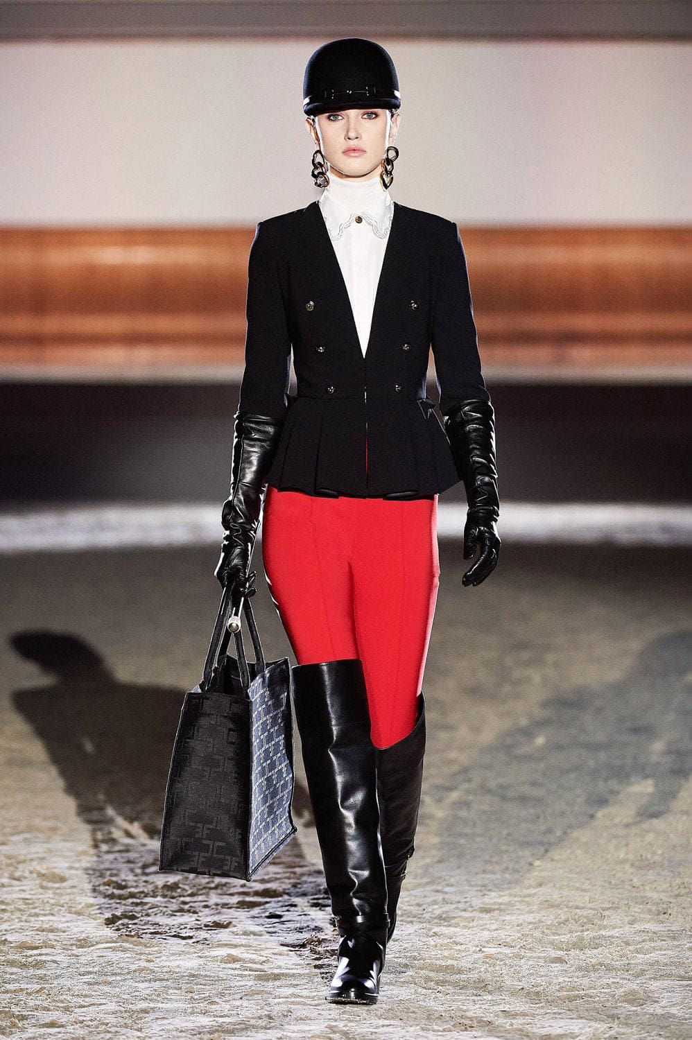 Elisabetta Franchi Automne Hiver 2021-2022 Milan par RUNWAY MAGAZINE