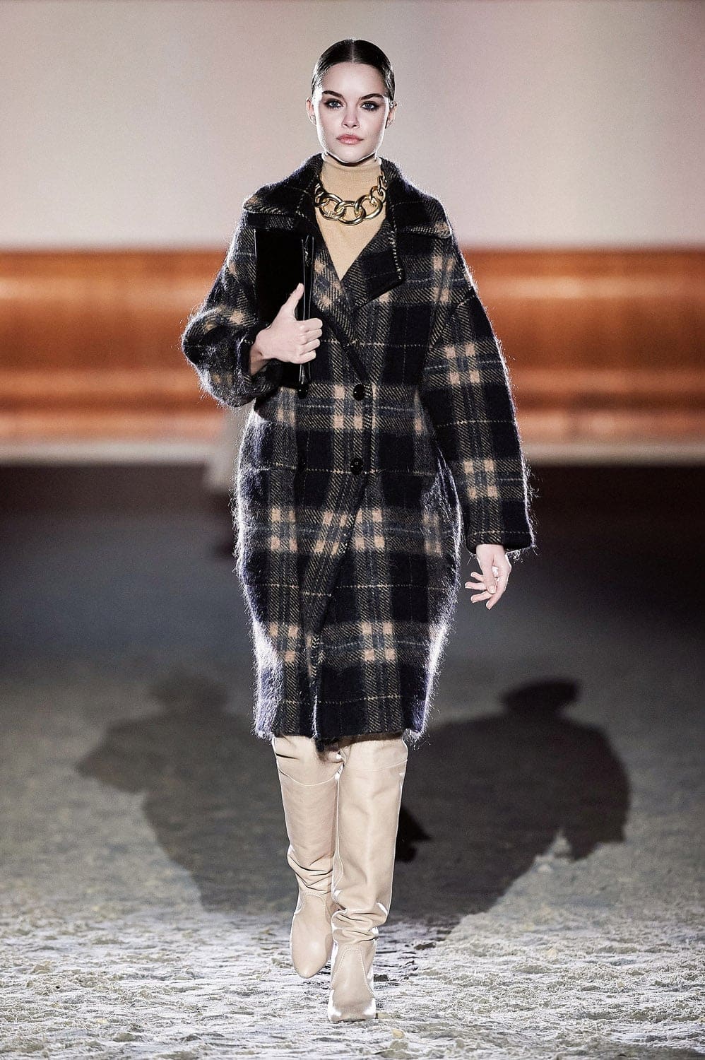 Elisabetta Franchi Automne Hiver 2021-2022 Milan par RUNWAY MAGAZINE