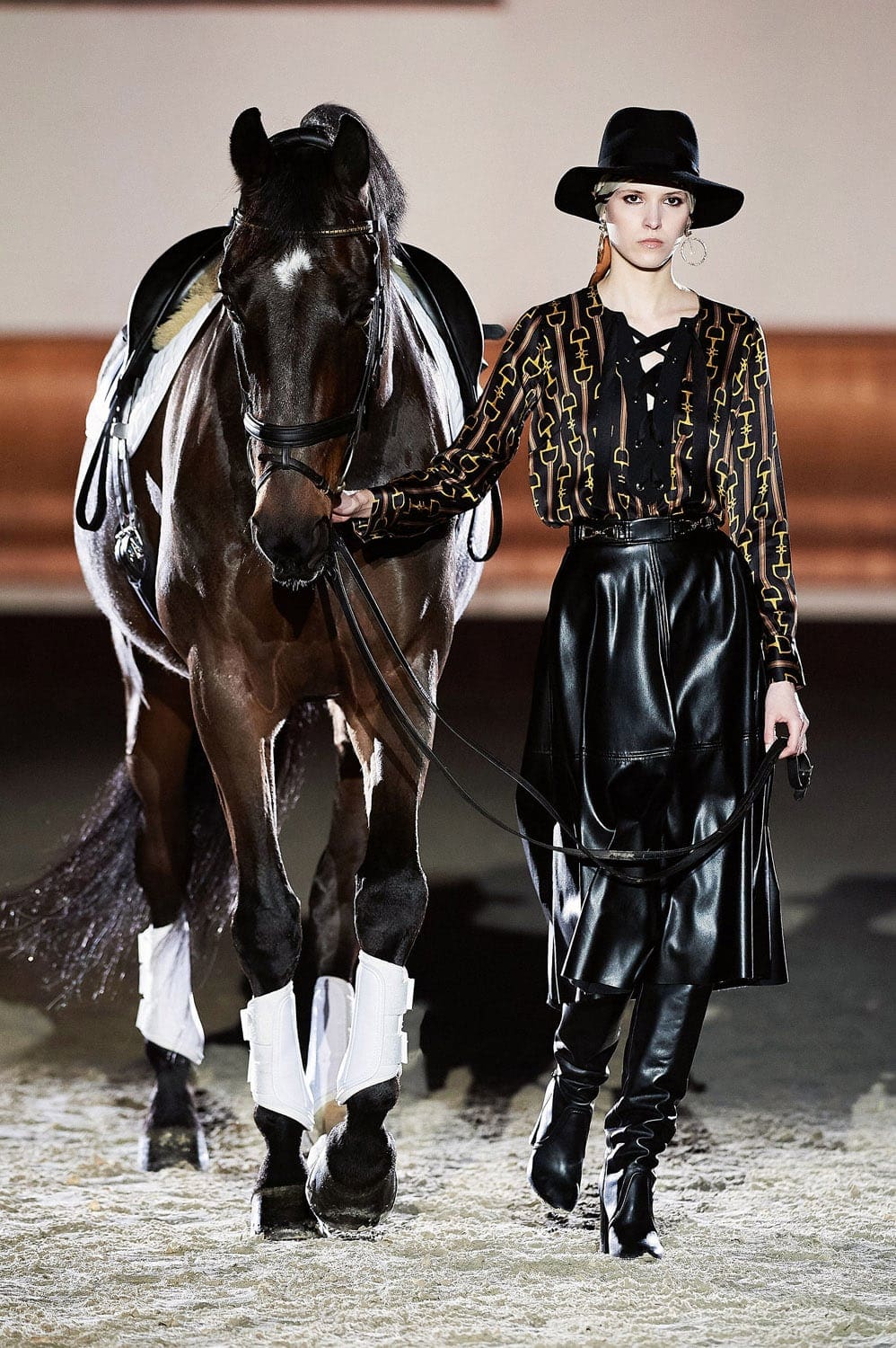 Elisabetta Franchi Automne Hiver 2021-2022 Milan par RUNWAY MAGAZINE