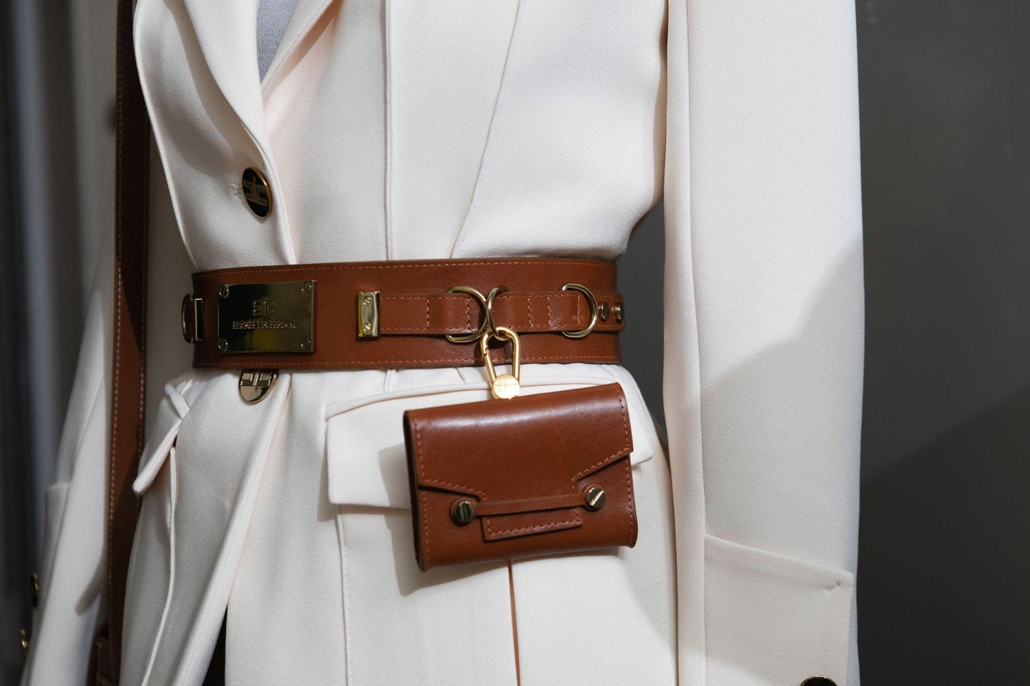 Elisabetta Franchi Automne Hiver 2021-2022 Milan par RUNWAY MAGAZINE