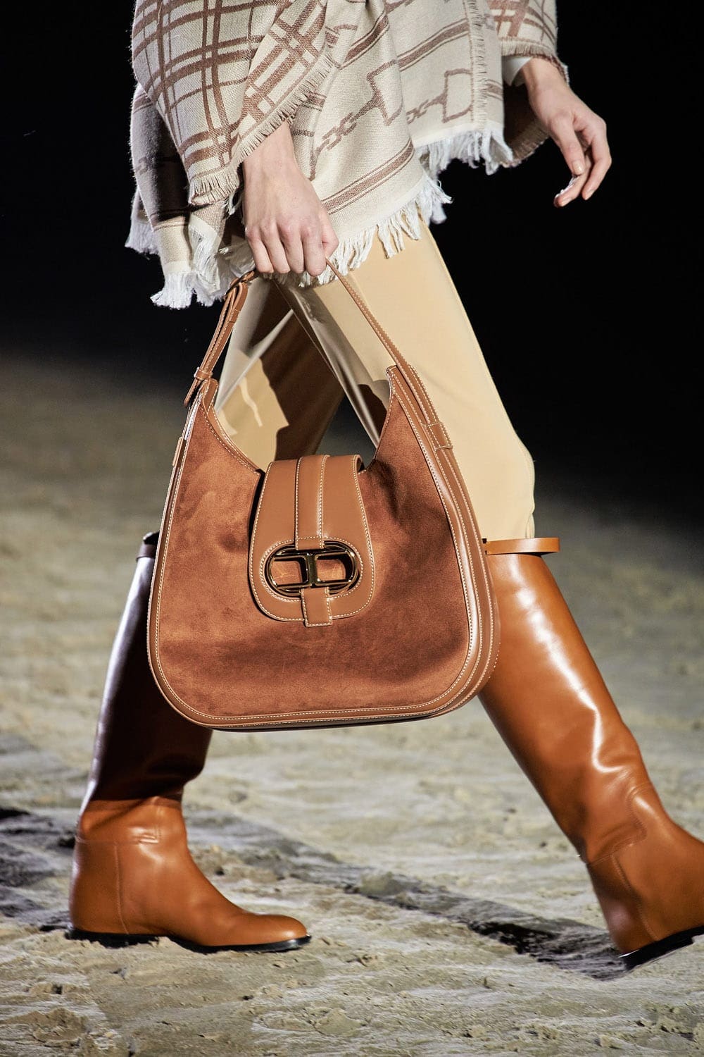Elisabetta Franchi Automne Hiver 2021-2022 Milan par RUNWAY MAGAZINE