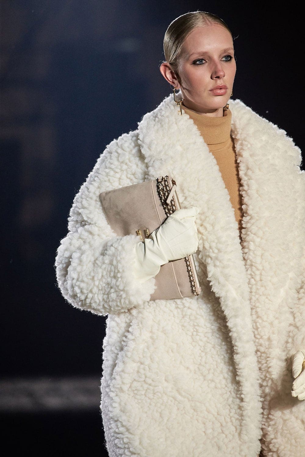 Elisabetta Franchi Automne Hiver 2021-2022 Milan par RUNWAY MAGAZINE