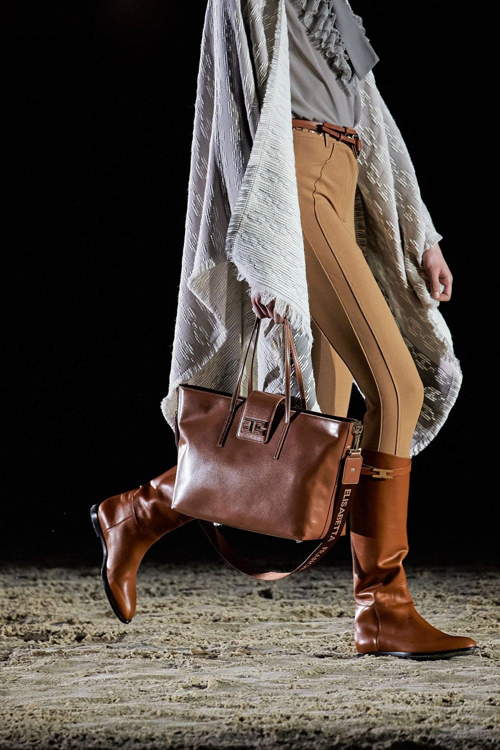 Elisabetta Franchi Automne Hiver 2021-2022 Milan par RUNWAY MAGAZINE