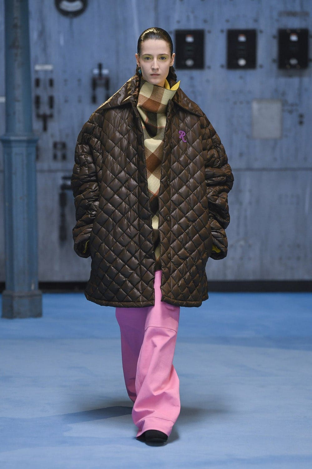 Raf Simons Automne Hiver 2021-2022 Milan by RUNWAY MAGAZINE