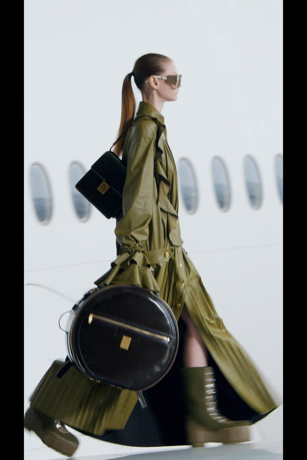 Balmain秋季2021-2022通过 RUNWAY 杂志