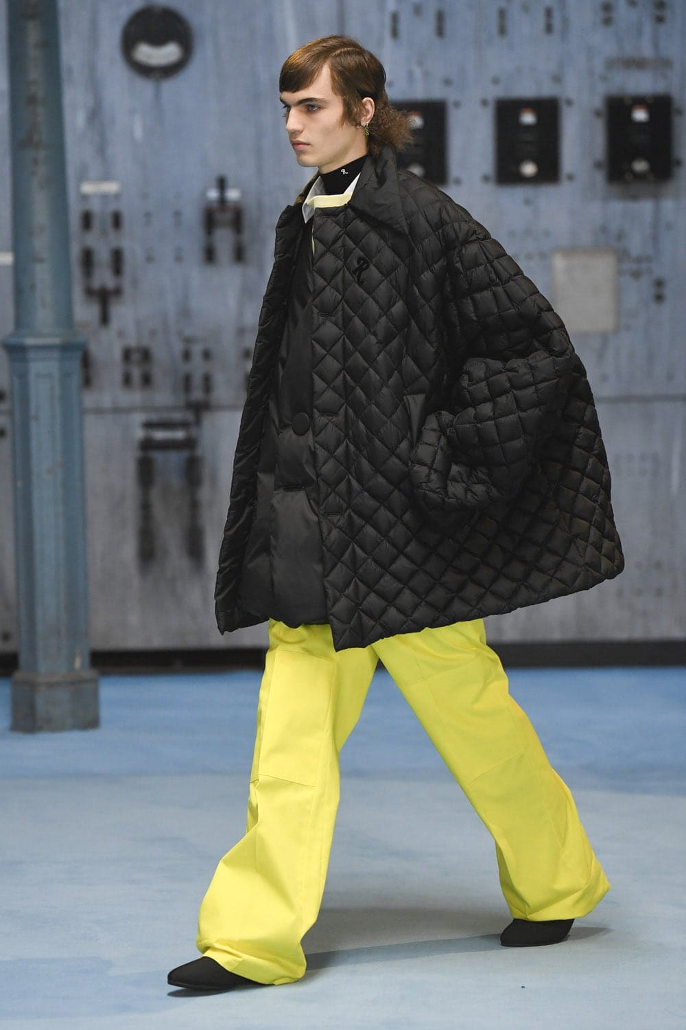 Raf Simons Automne Hiver 2021-2022 Milan by RUNWAY MAGAZINE
