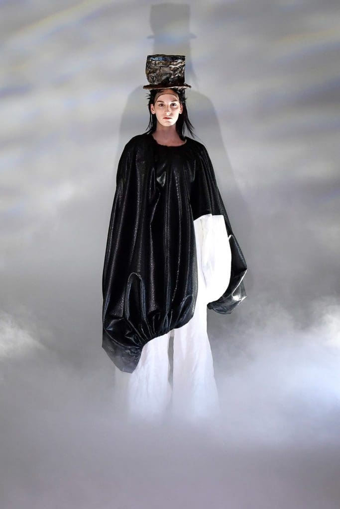 Comme des Garçons Fall Winter 2021-2022 by RUNWAY MAGAZINE