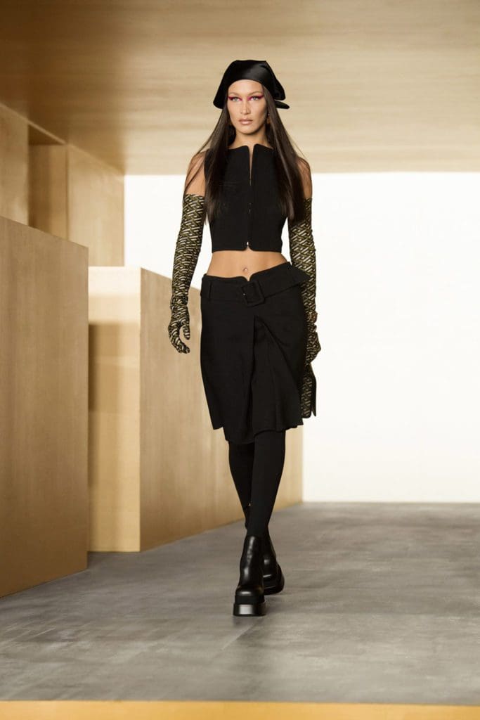 Versace Fall Winter 2021-2022 Paris by RUNWAY MAGAZINE