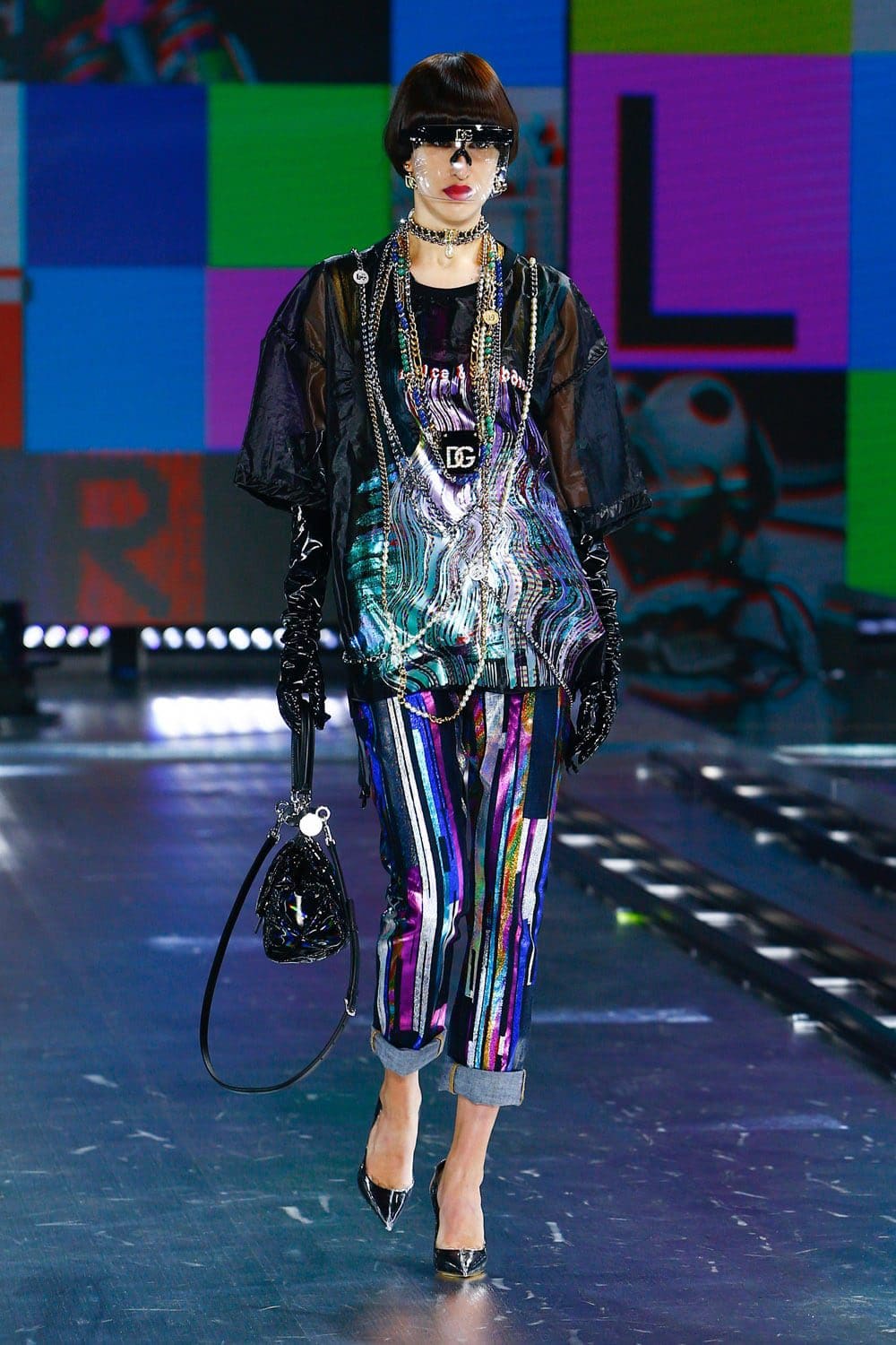 Dolce Gabbana Automne Hiver 2021-2022 par RUNWAY MAGAZINE
