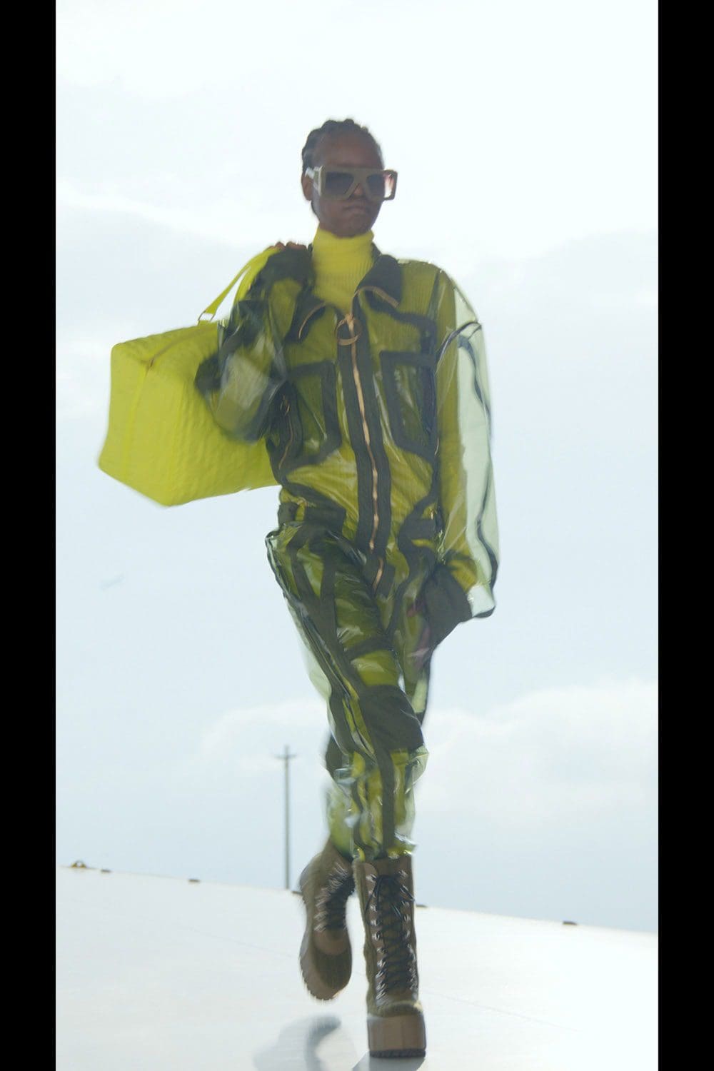 Balmain秋季2021-2022通过 RUNWAY 杂志