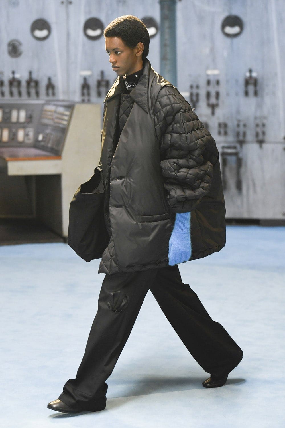 Raf Simons Automne Hiver 2021-2022 Milan by RUNWAY MAGAZINE