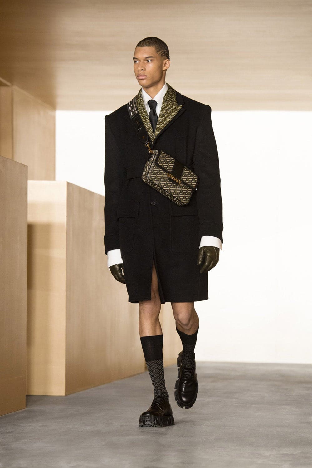 Versace Fall Winter 2021-2022 Paris by RUNWAY MAGAZINE