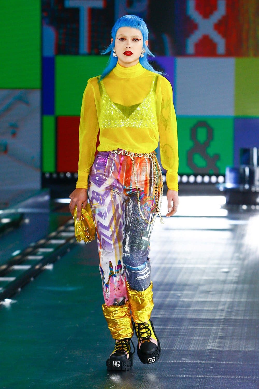 Dolce Gabbana Automne Hiver 2021-2022 par RUNWAY MAGAZINE