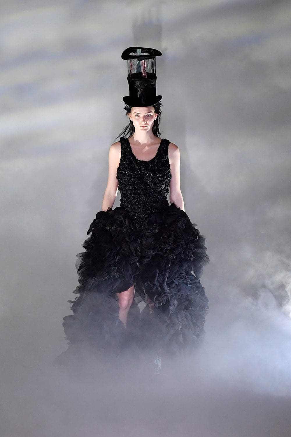 Comme des Garçons Automne Hiver 2021-2022 par RUNWAY MAGAZINE