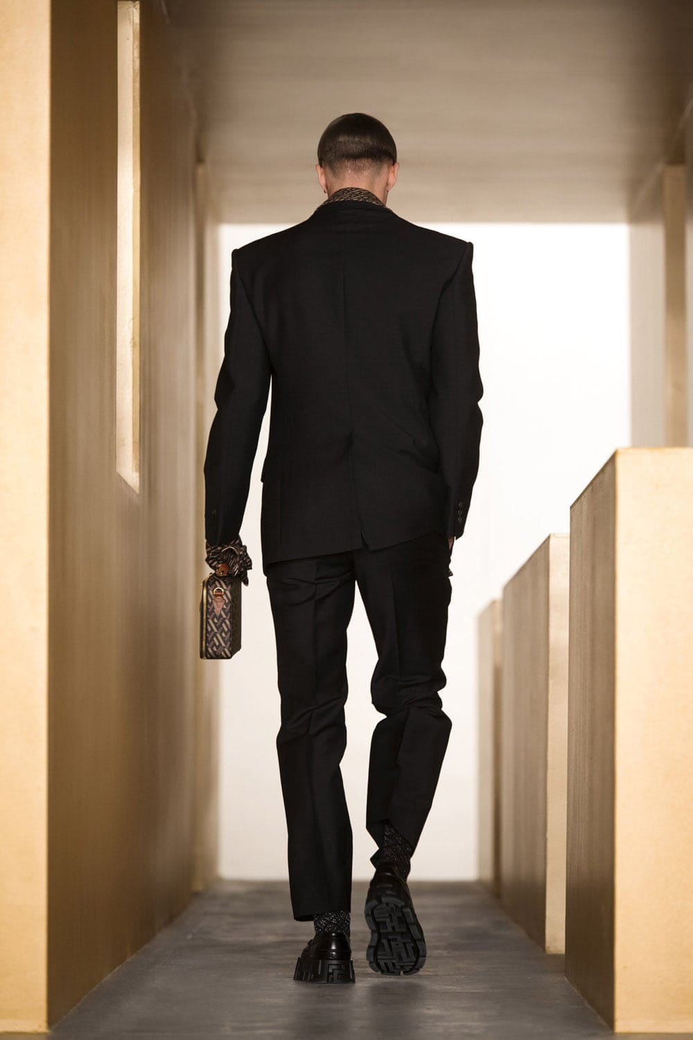 Versace Fall Winter 2021-2022 Paris by RUNWAY MAGAZINE