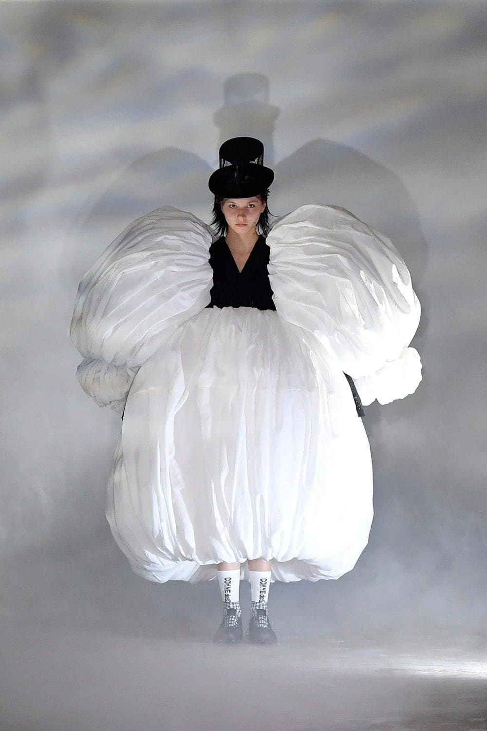 Comme des Garçons Automne Hiver 2021-2022 par RUNWAY MAGAZINE