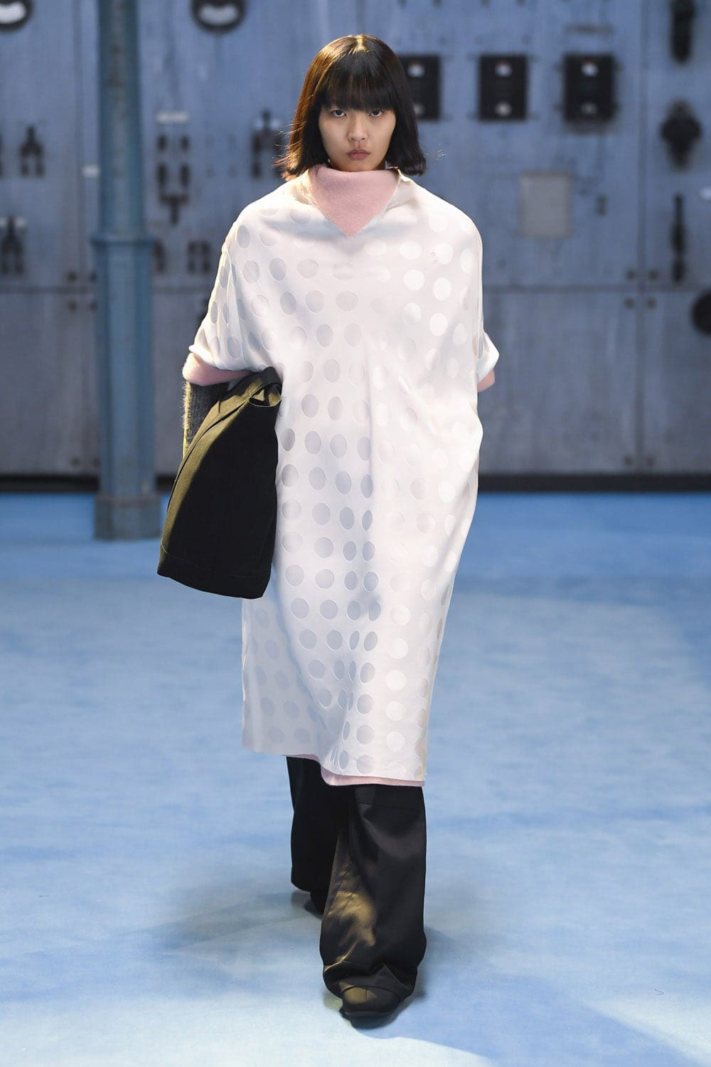 Raf Simons Automne Hiver 2021-2022 Milan by RUNWAY MAGAZINE