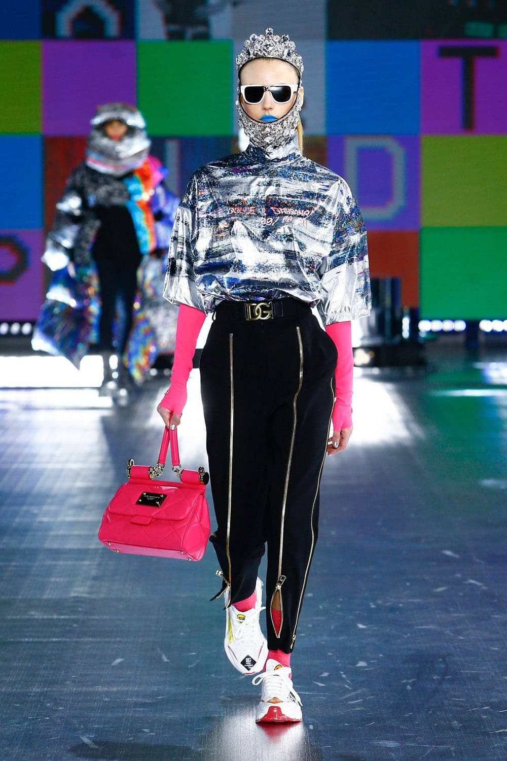 Dolce Gabbana Automne Hiver 2021-2022 par RUNWAY MAGAZINE