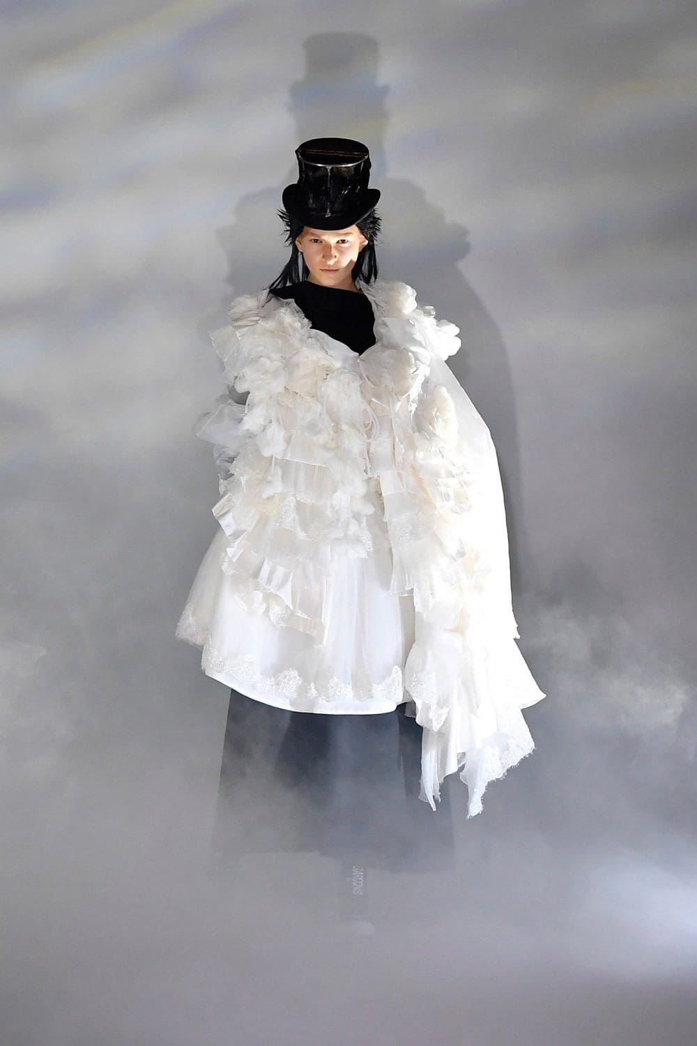 Comme des Garçons Automne Hiver 2021-2022 par RUNWAY MAGAZINE