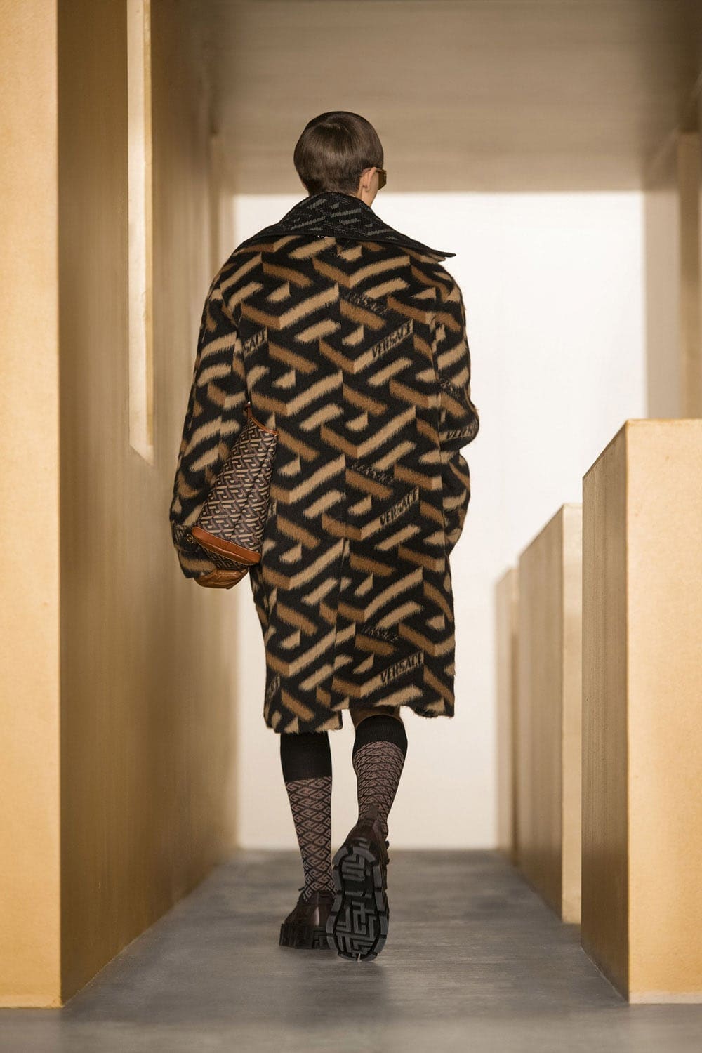 Versace Fall Winter 2021-2022 Paris by RUNWAY MAGAZINE