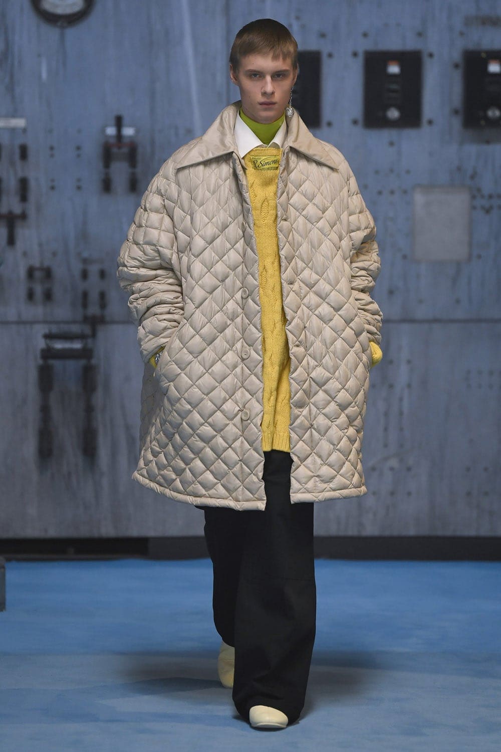Raf Simons Automne Hiver 2021-2022 Milan by RUNWAY MAGAZINE
