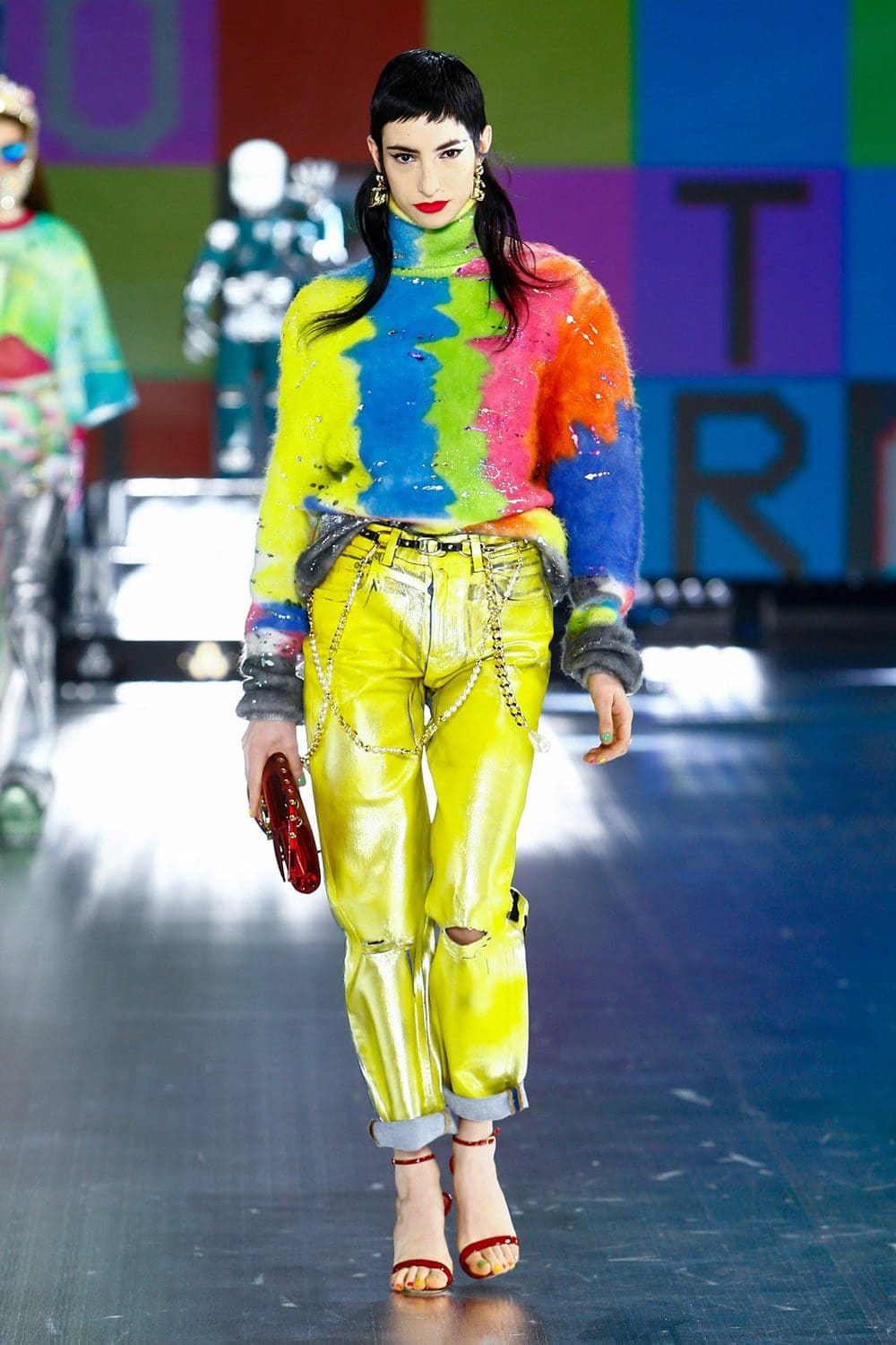 Dolce Gabbana Automne Hiver 2021-2022 par RUNWAY MAGAZINE