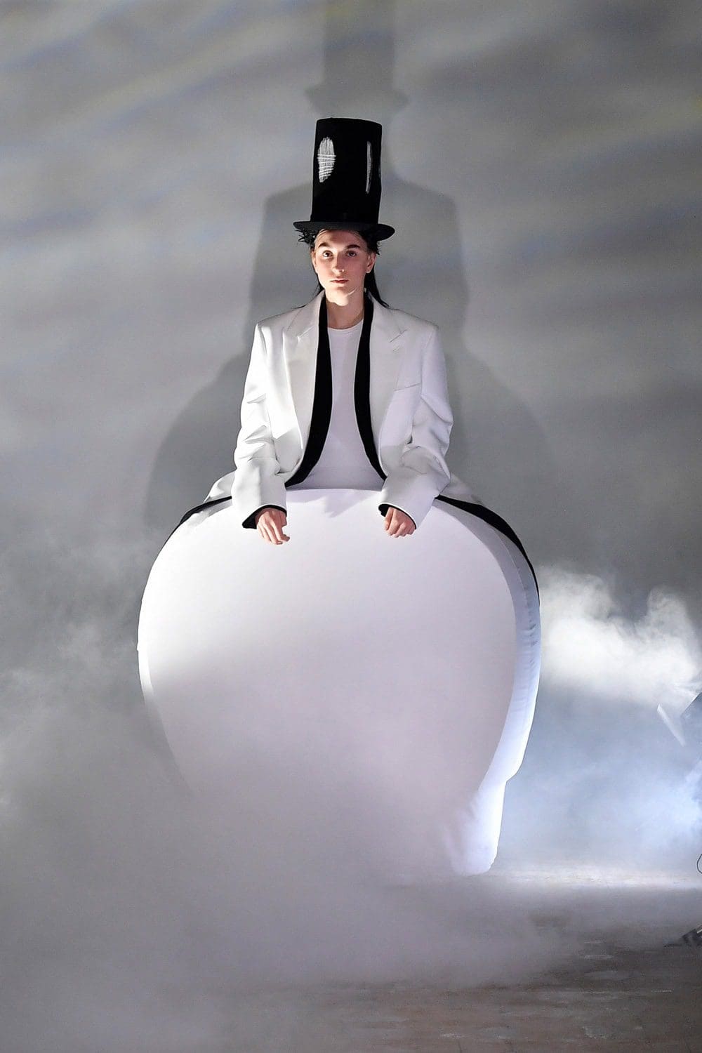 Comme des Garçons Automne Hiver 2021-2022 par RUNWAY MAGAZINE
