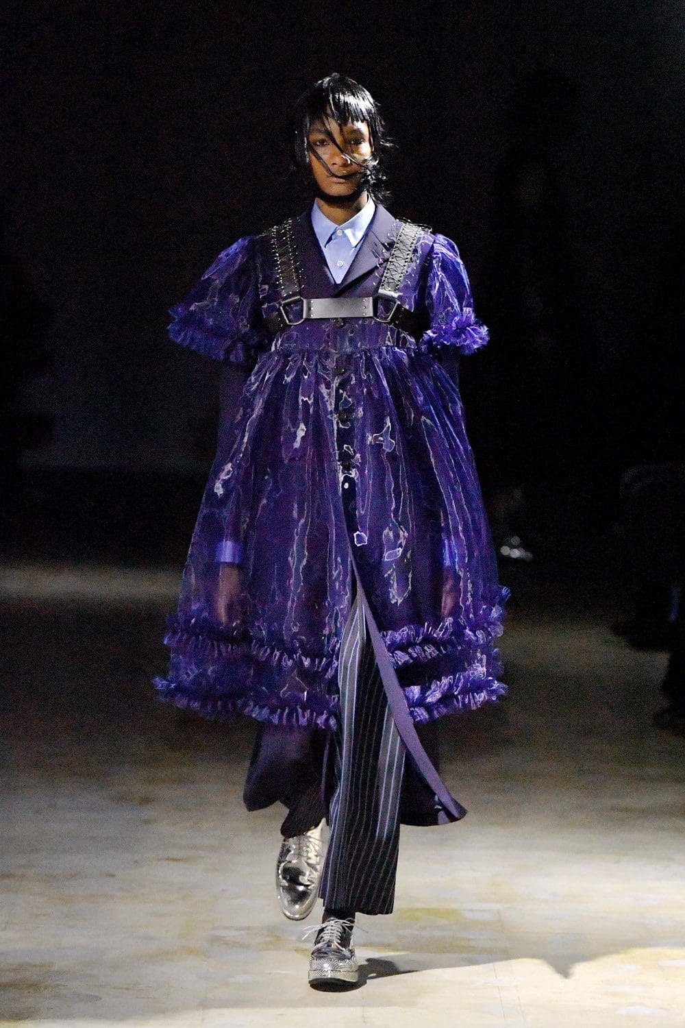 Noir Kei Ninomiya Automne Hiver 2021-2022 par RUNWAY MAGAZINE