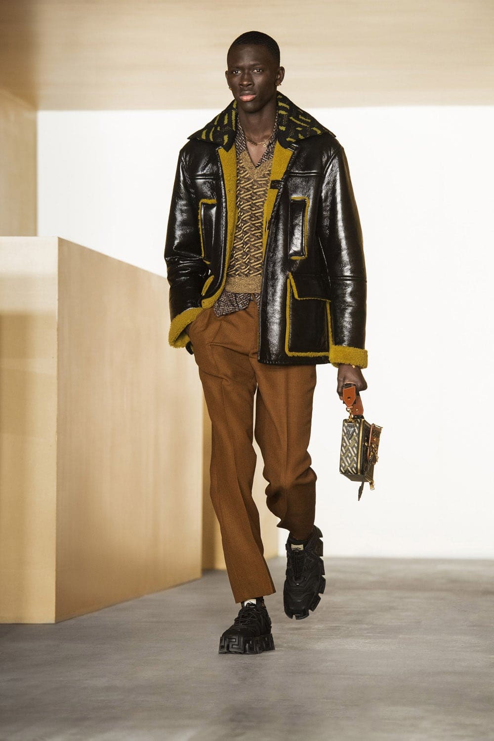 Versace Fall Winter 2021-2022 Paris by RUNWAY MAGAZINE