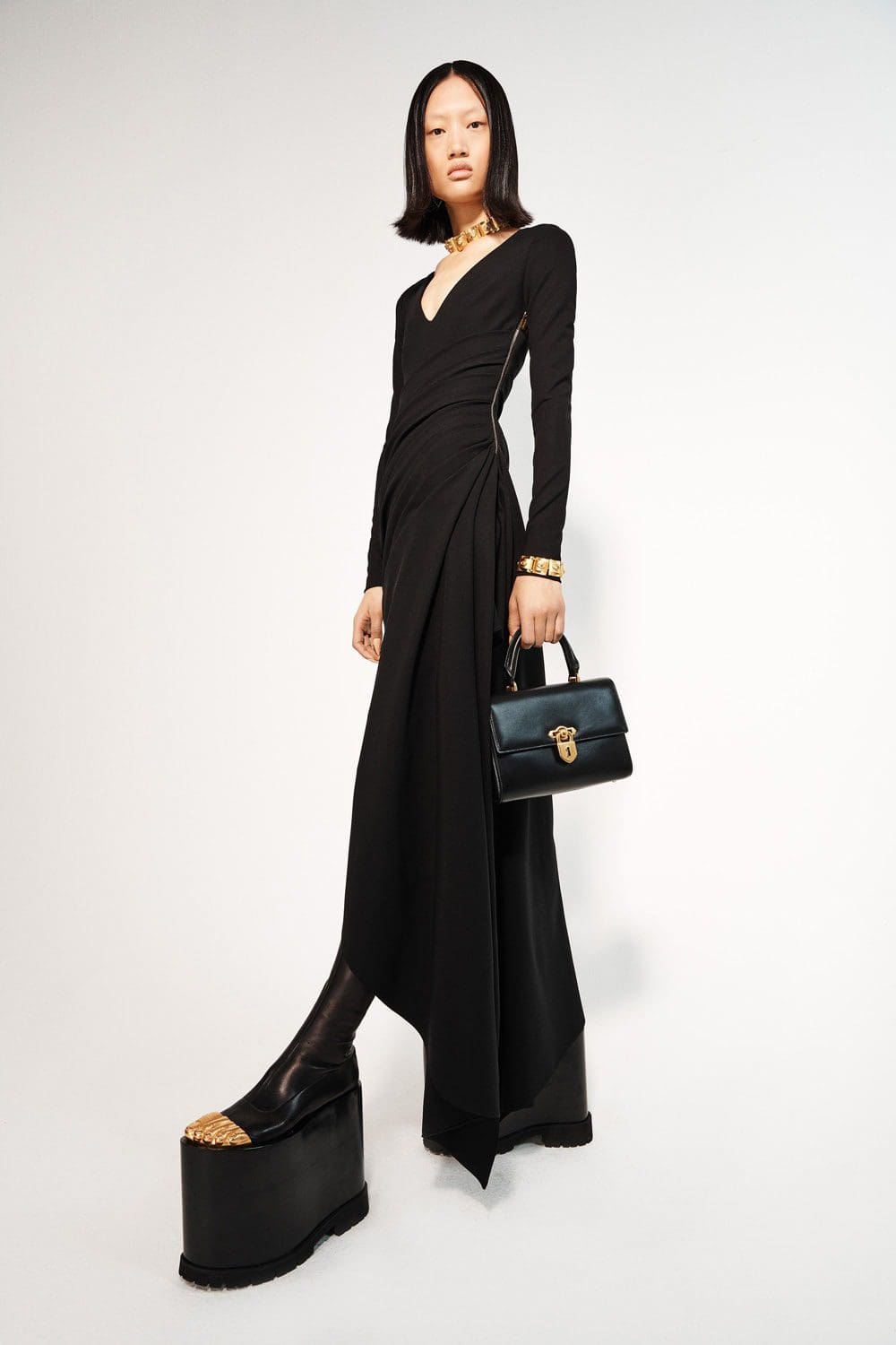 Schiaparelli Herbst Winter 2021-2022 von RUNWAY MAGAZIN