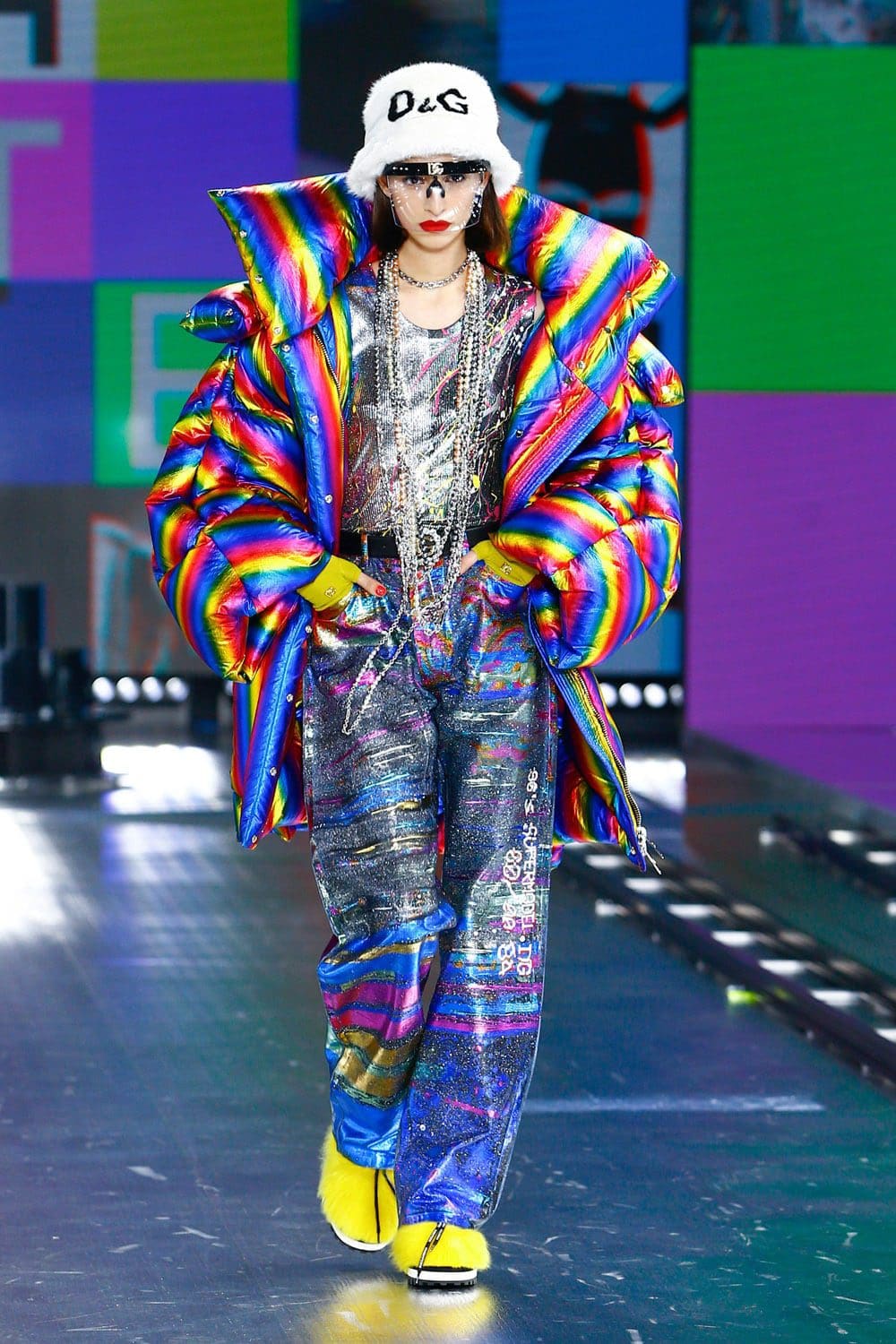 Dolce Gabbana Automne Hiver 2021-2022 par RUNWAY MAGAZINE