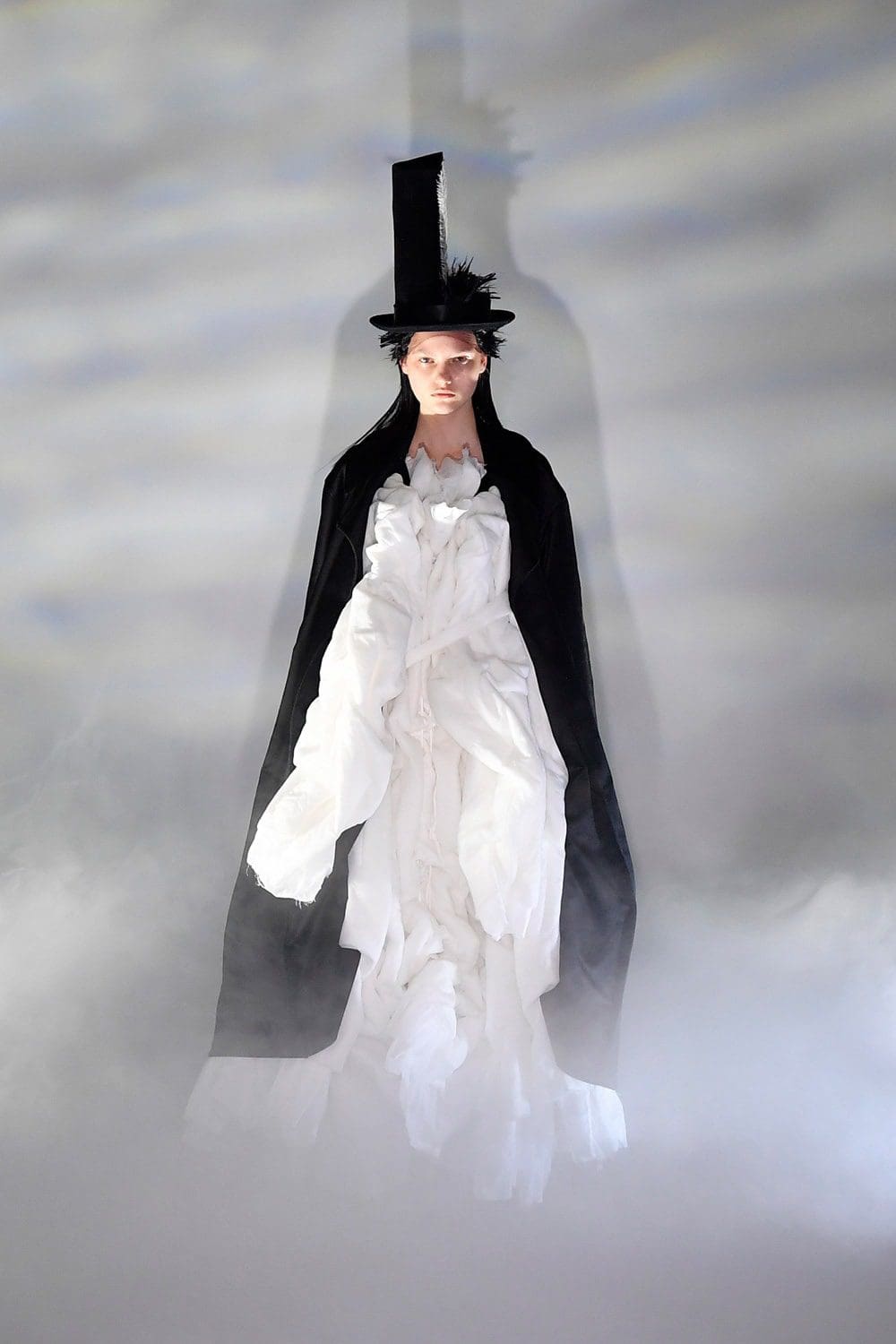 Comme des Garçons Automne Hiver 2021-2022 par RUNWAY MAGAZINE