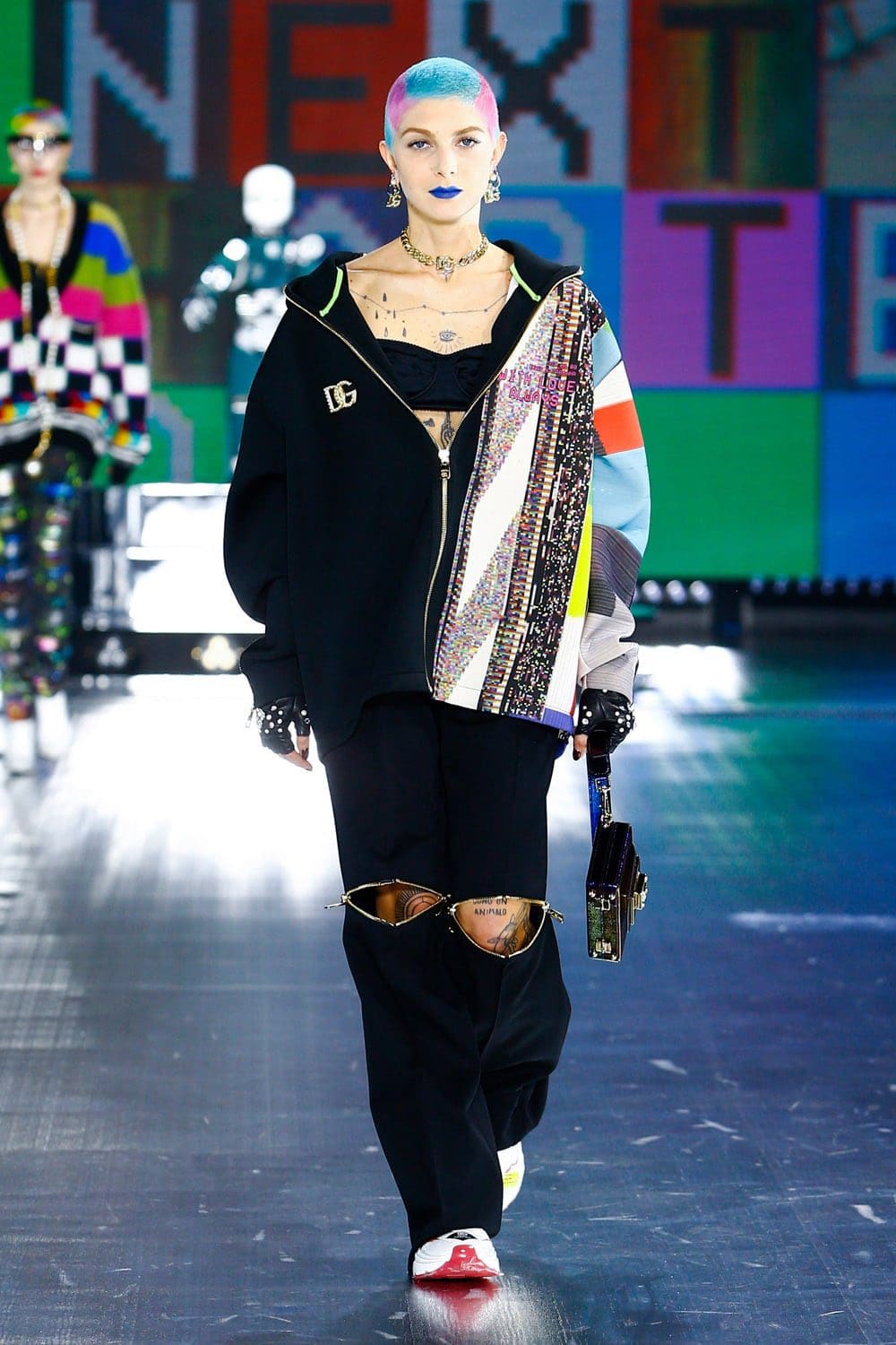 Dolce Gabbana Automne Hiver 2021-2022 par RUNWAY MAGAZINE