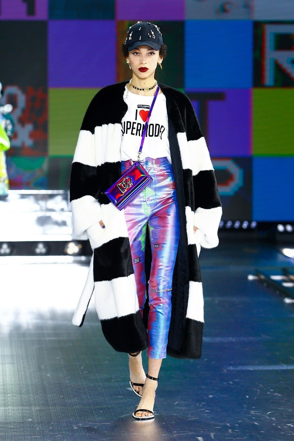 Dolce Gabbana Automne Hiver 2021-2022 par RUNWAY MAGAZINE