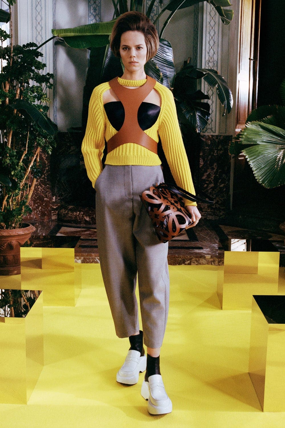 Loewe Otoño Invierno 2021-2022 París por RUNWAY REVISTA