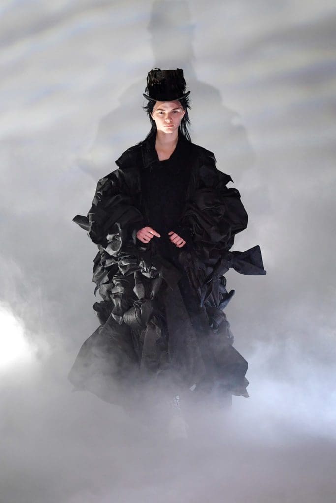 Comme des Garçons Fall Winter 2021-2022 by RUNWAY MAGAZINE