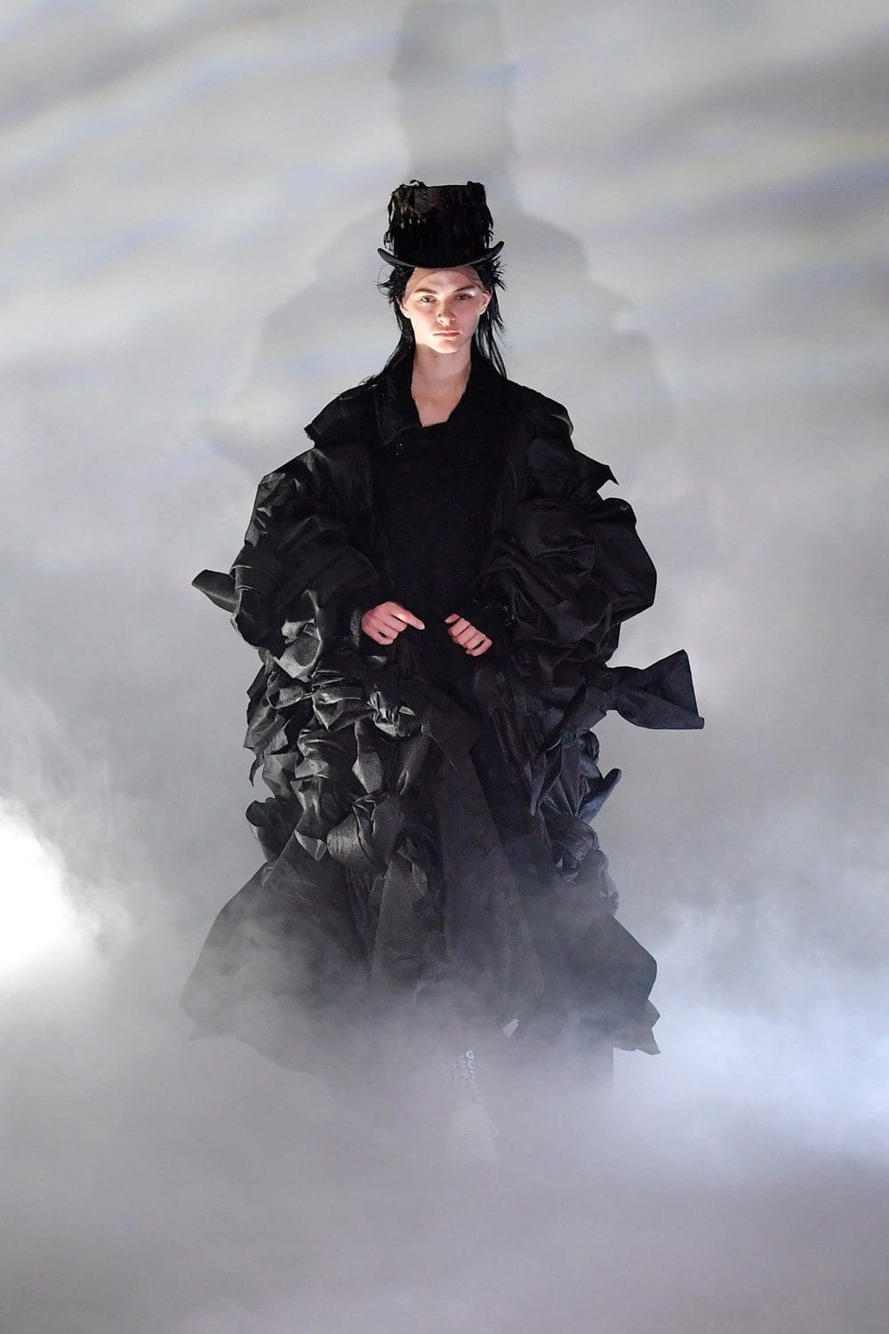 Comme des Garçons Automne Hiver 2021-2022 par RUNWAY MAGAZINE
