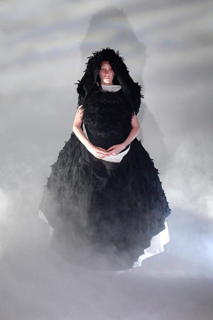 Comme des Garçons Fall Winter 2021-2022 by RUNWAY MAGAZINE
