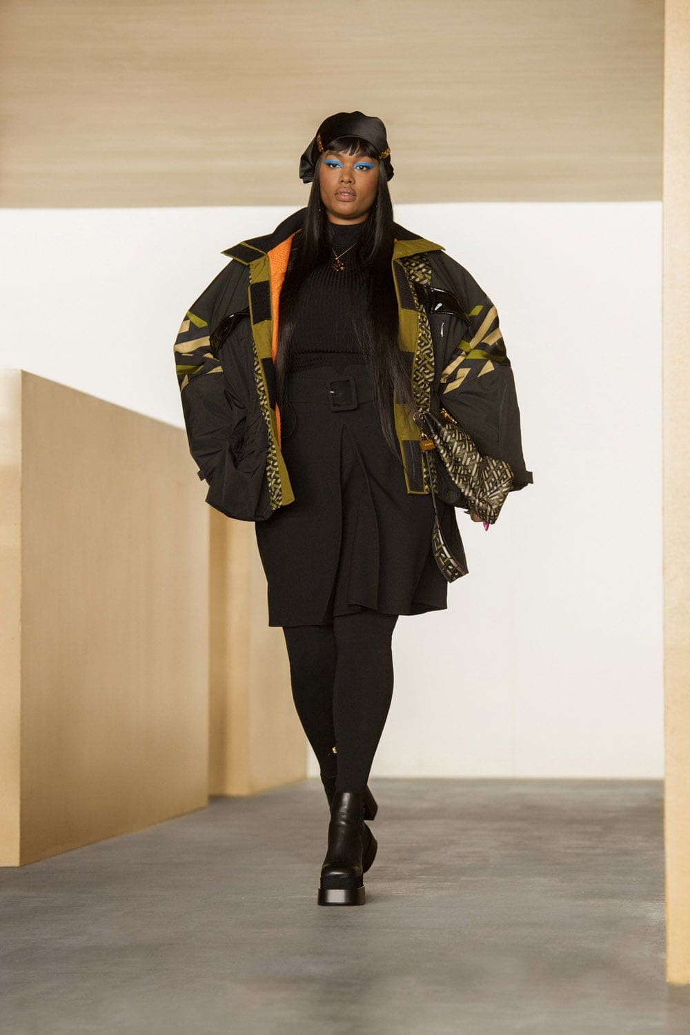 Versace Fall Winter 2021-2022 Paris by RUNWAY MAGAZINE
