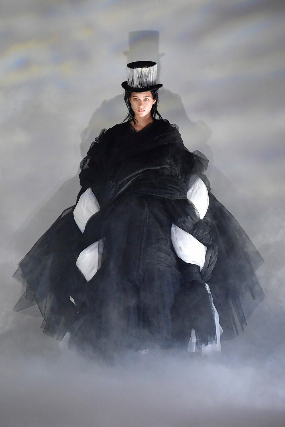 Comme des Garçons Automne Hiver 2021-2022 par RUNWAY MAGAZINE