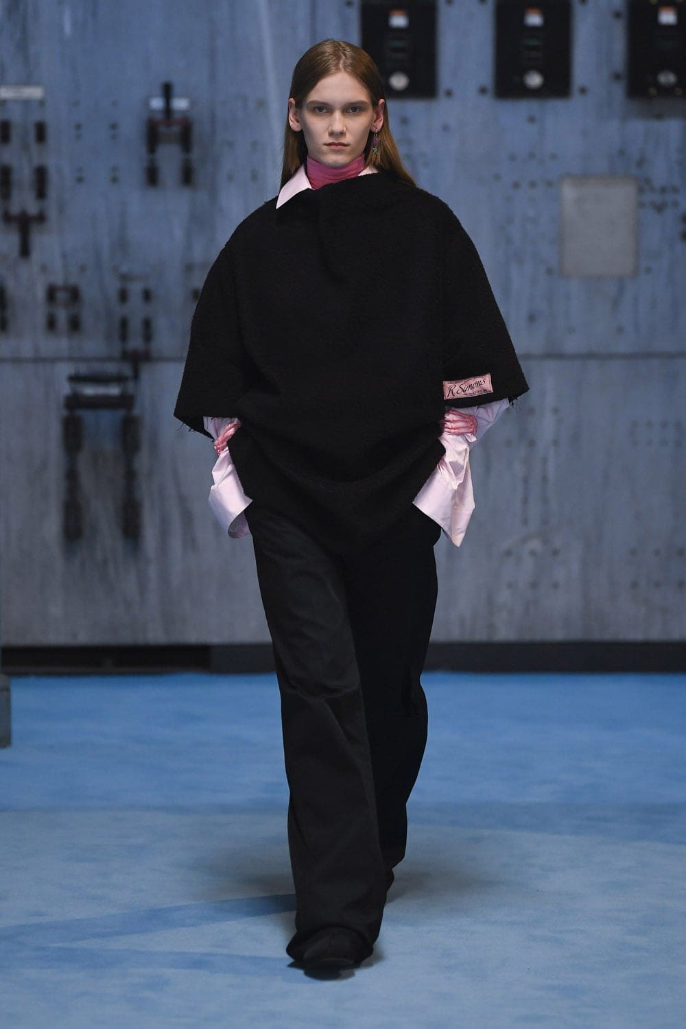 Raf Simons Automne Hiver 2021-2022 Milan by RUNWAY MAGAZINE