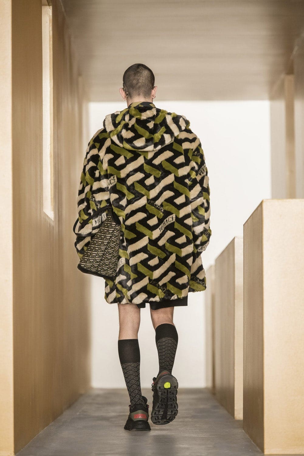 Versace Fall Winter 2021-2022 Paris by RUNWAY MAGAZINE
